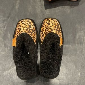 ❗️ARIAT BOOT SLIPPERS❗️